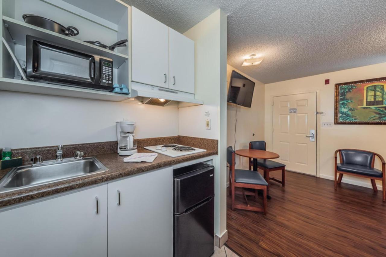 Tampa Bay Extended Stay Hotel ラーゴ エクステリア 写真